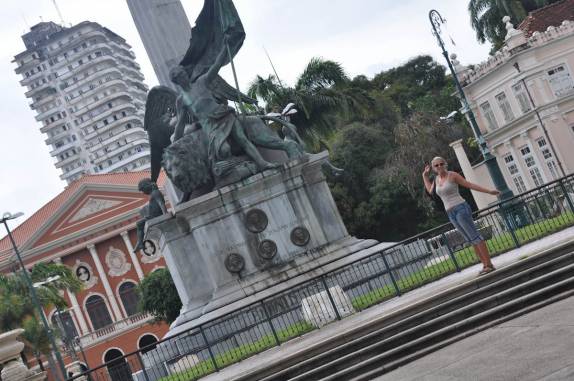 A Praça da República e o Teatro da Paz, em Belém - PA